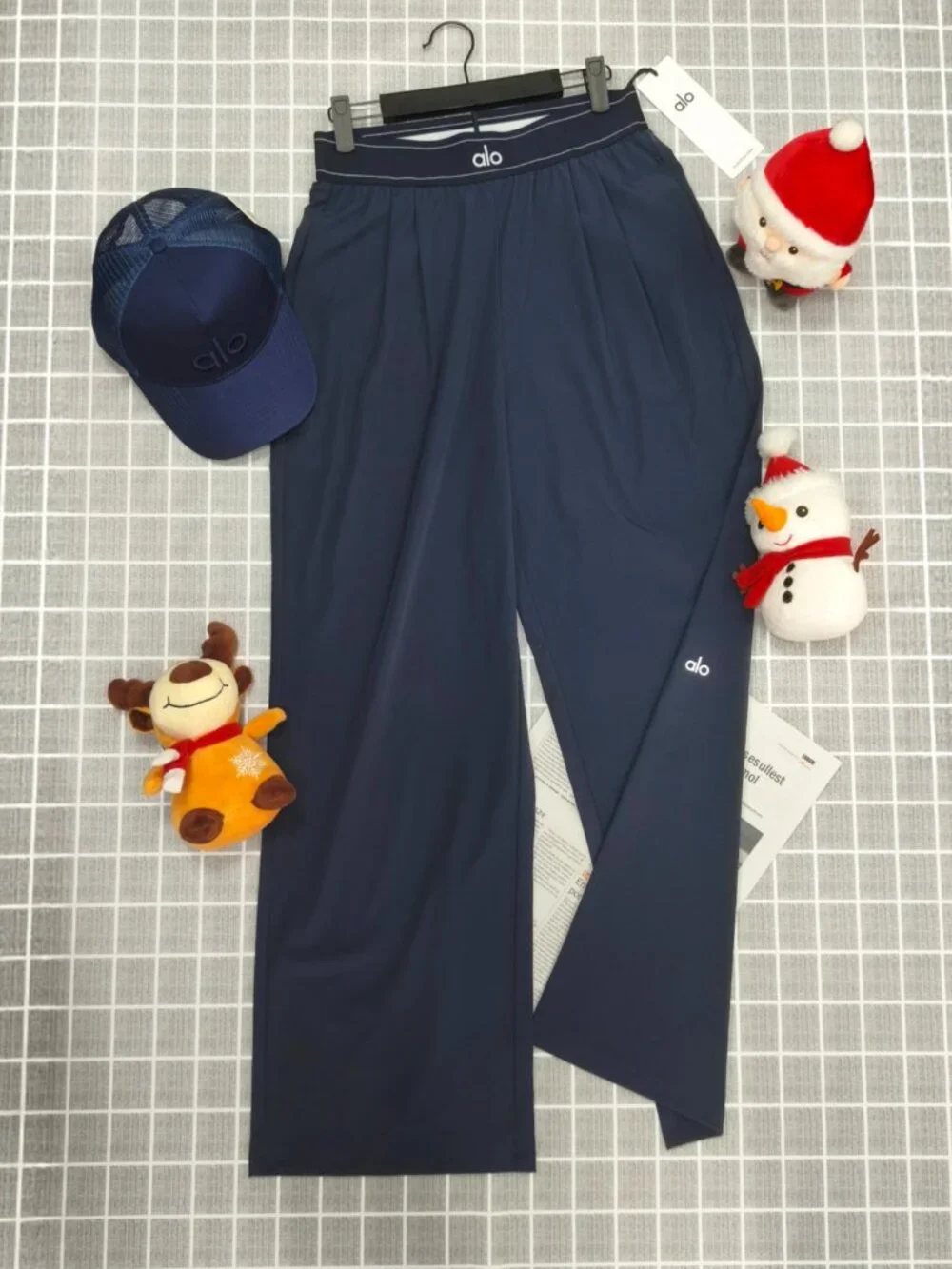 NWT Alo Yoga Navy Blue Trouser🔷/Popular and Versatile Style 30" inseam😍 - Picture 2 of 7